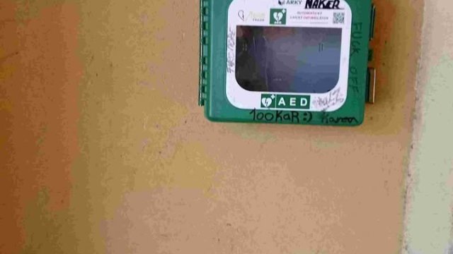 Košice-Západ rieši sériu vandalizmov: poškodené zámky na kontajneroviskách, knižné búdky aj lavička na Humenskej.