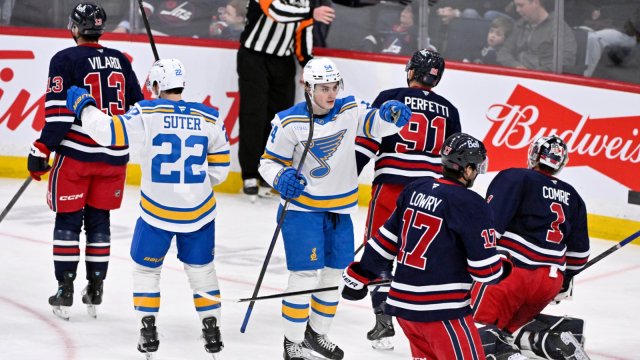 Dalibor Dvorský dal gól pri výhre St. Louis nad Chicagom 5:3