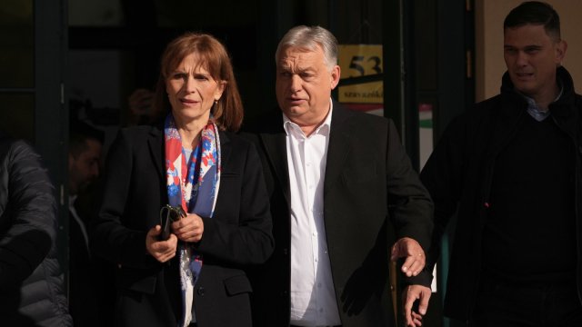 Maďarský premiér Viktor Orbán odovzdal s manželkou hlas v parlamentných voľbách v Budapešti a vyhlásil: „Prišiel som zvíťaziť.“